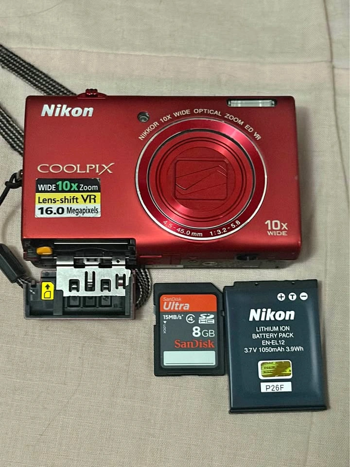 Nikon COOLPIX S6200 16MP Digital Camera w/ Battery & 8GB SD Card