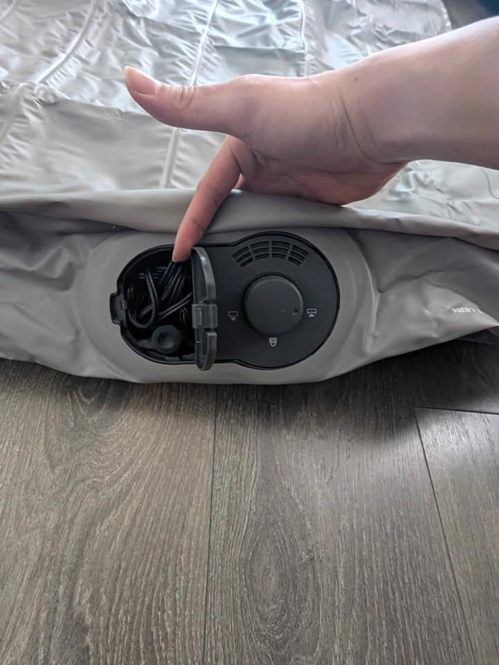 Intex FastFill Air Mattress twin - photo 2