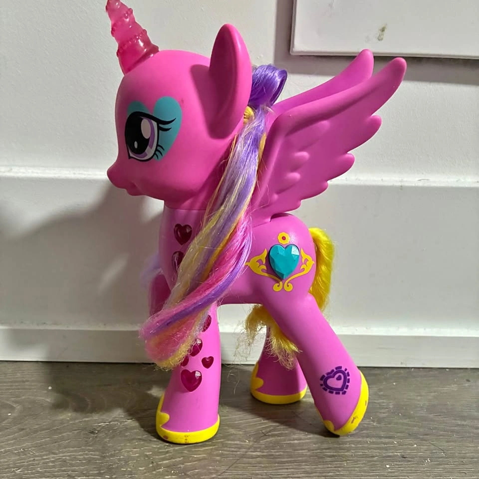 My Little Pony Glowing Hearts Princess Cadance