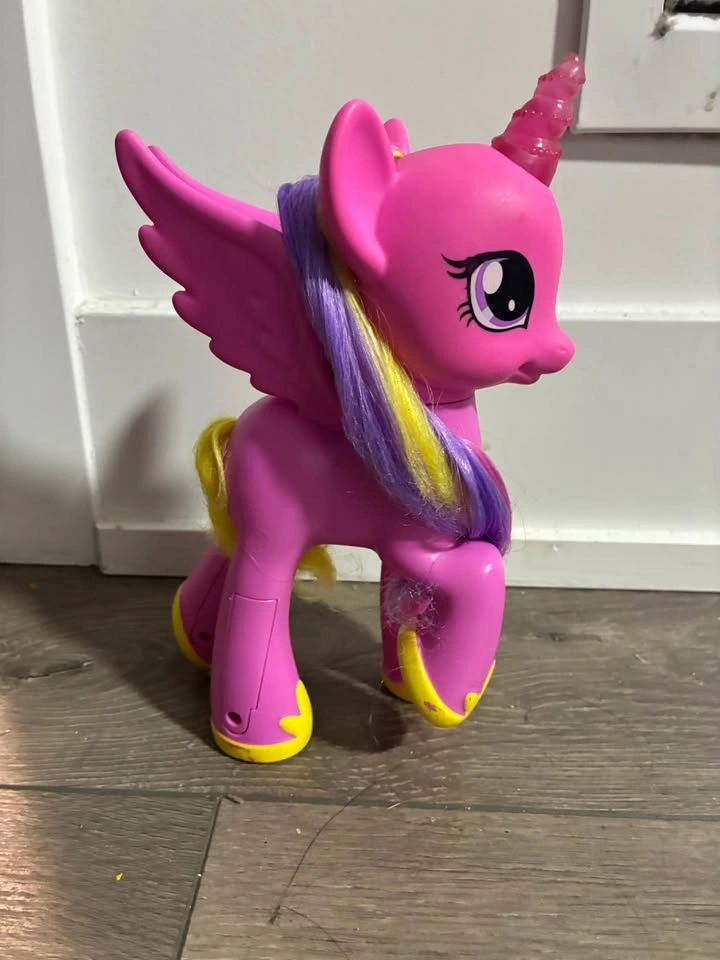 My Little Pony Glowing Hearts Princess Cadance - photo 2
