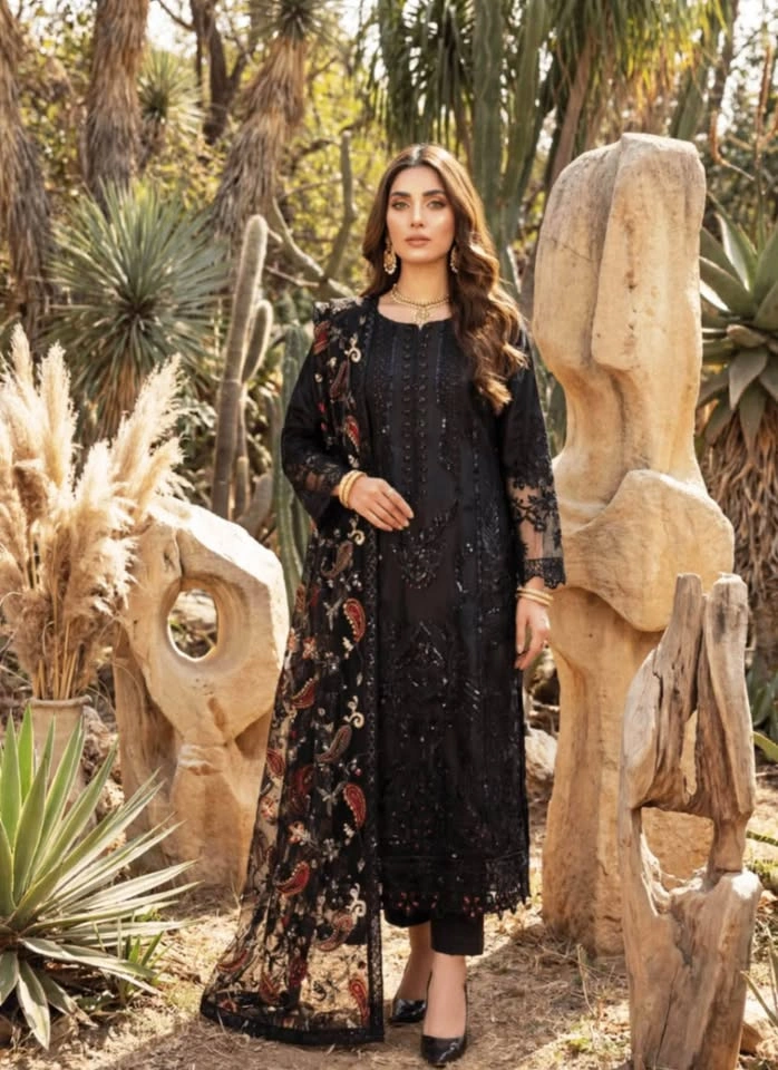 BLACK Small Women’s Party/Festive Pakistani/Indian Dress - photo 2