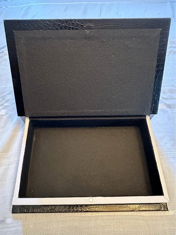 Set of 2 Faux Book Decorative Storage Boxes - photo 2