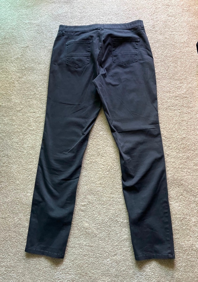 Size 11 Reitmans Pants - photo 2