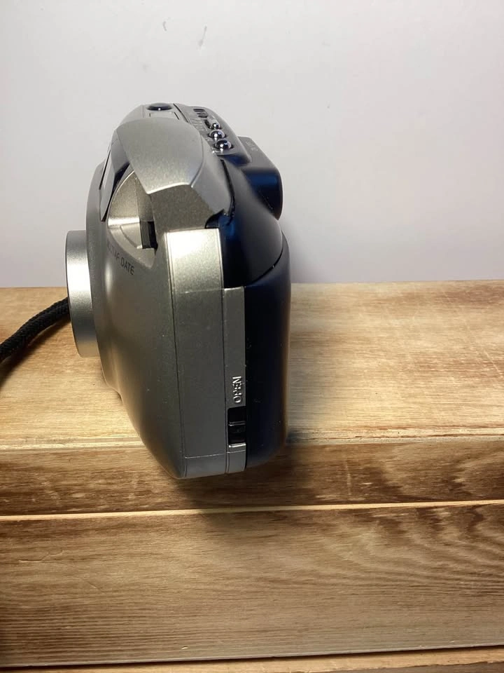 Minolta 75W Film Camera – Excellent Condition - photo 2