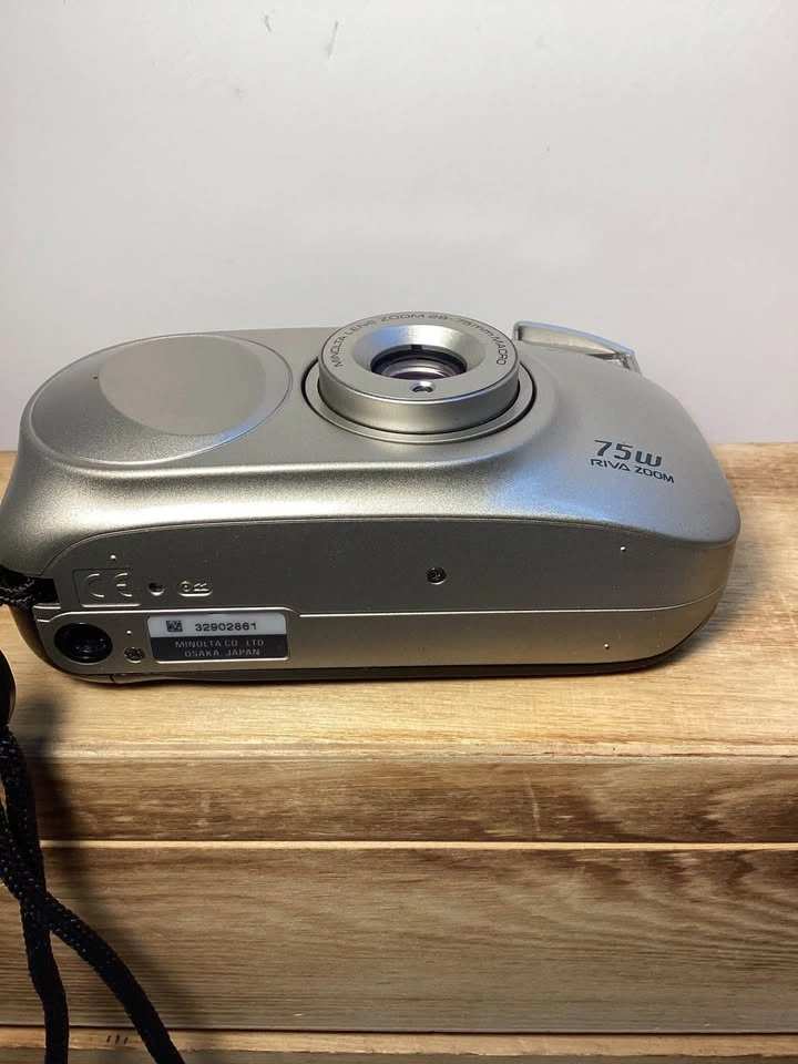 Minolta 75W Film Camera – Excellent Condition - photo 5
