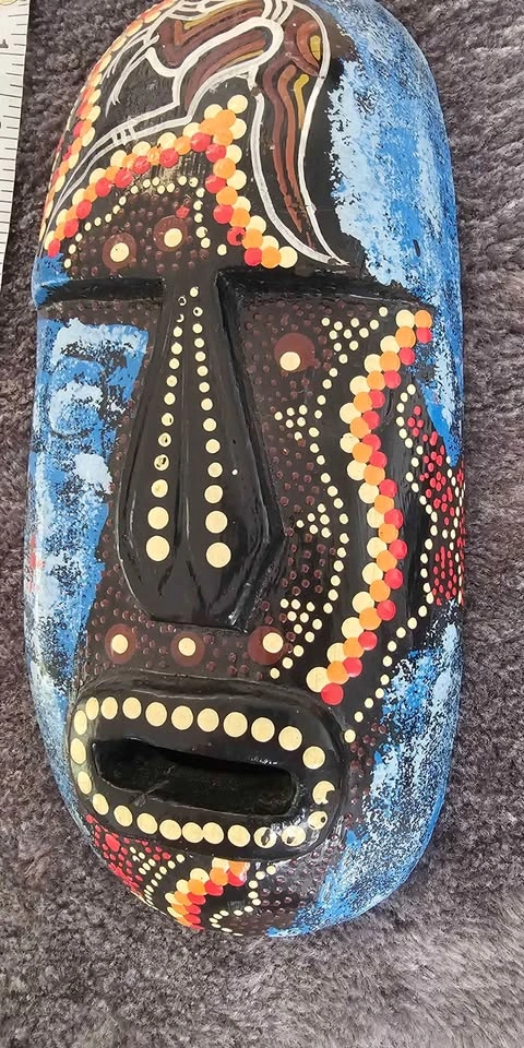 10" hand crafted Australian Wooden Mask - photo 2