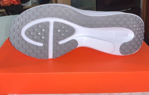 Nike Revolution 8 Women EasyOn Grey Foam Peach Size 6.5 - photo 5