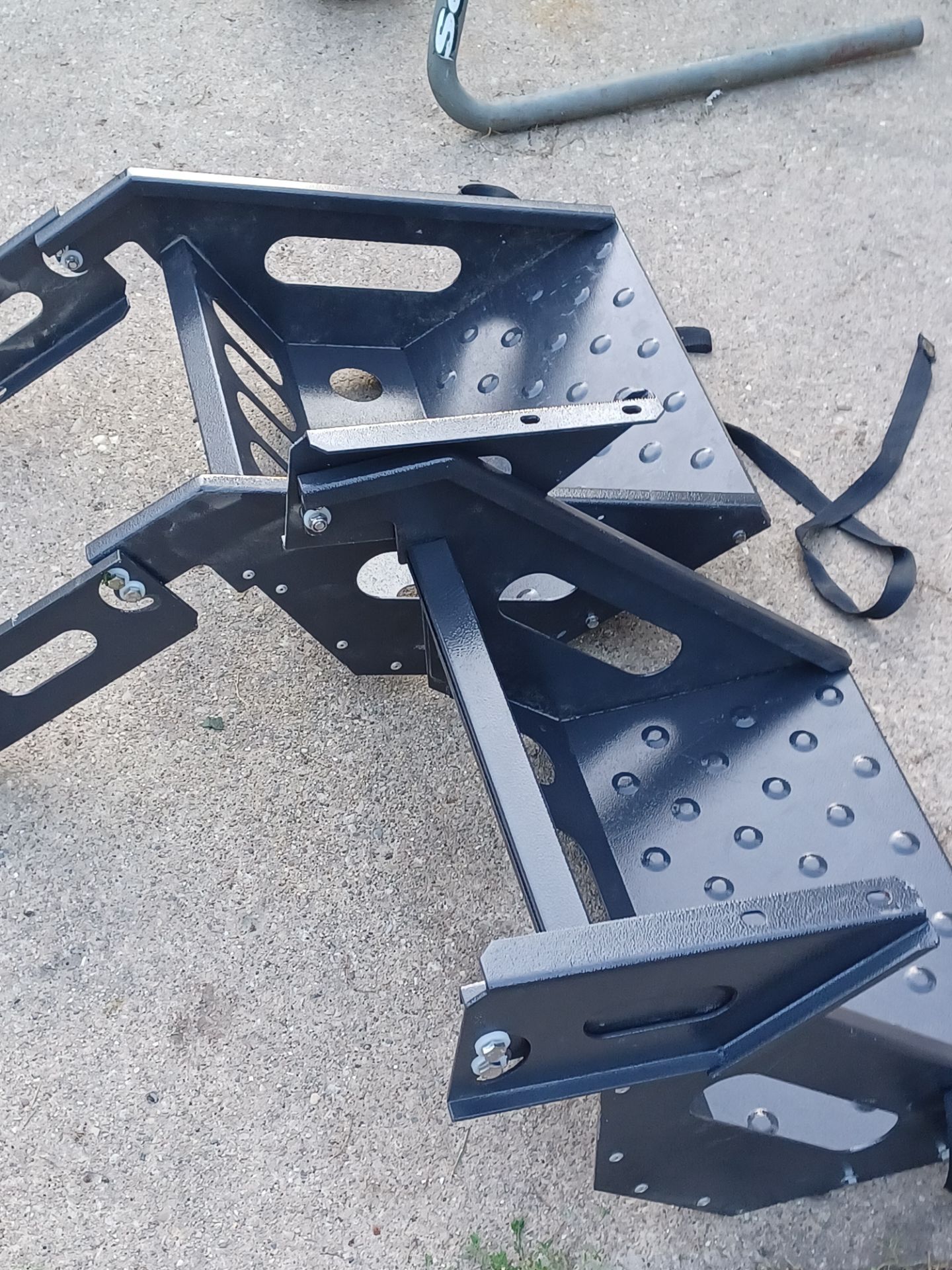 Lightly used trailer folding steps qty 2 conqueror uev-490 - photo 4