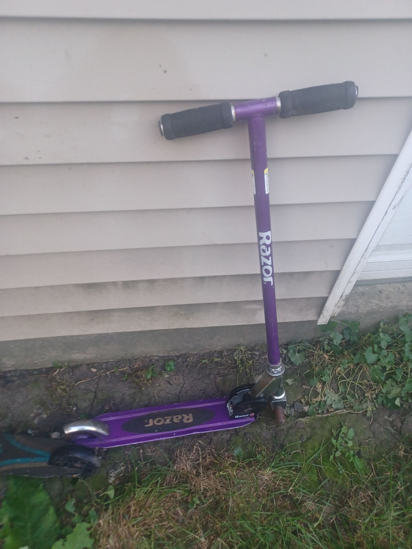 2 kids push scooters solid condition - photo 2