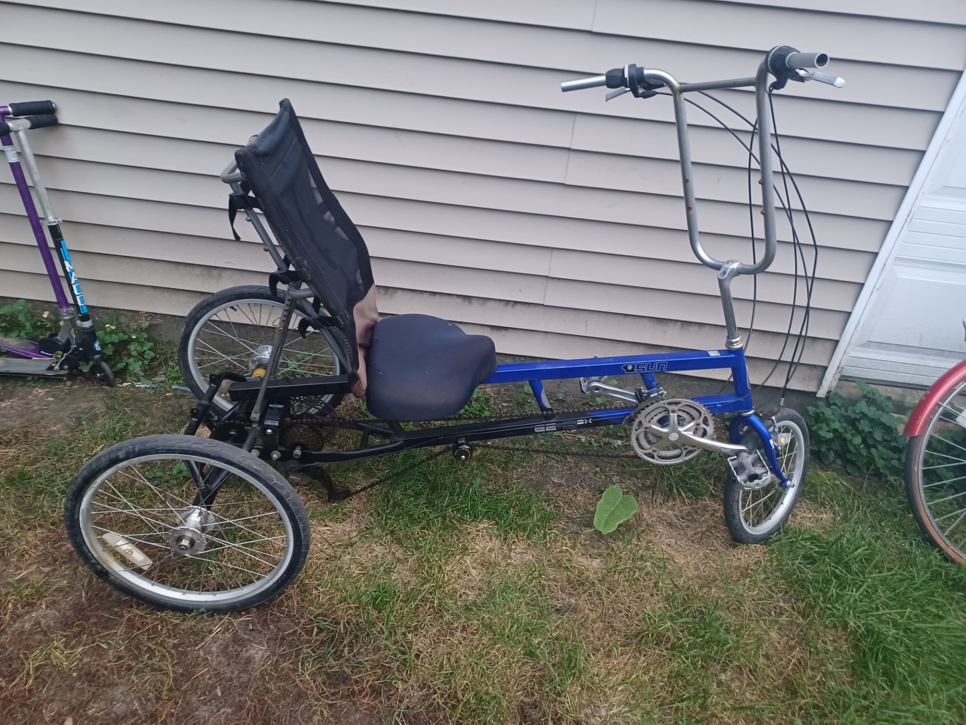 Recumbent trike bike complete solid. Needs a tune up