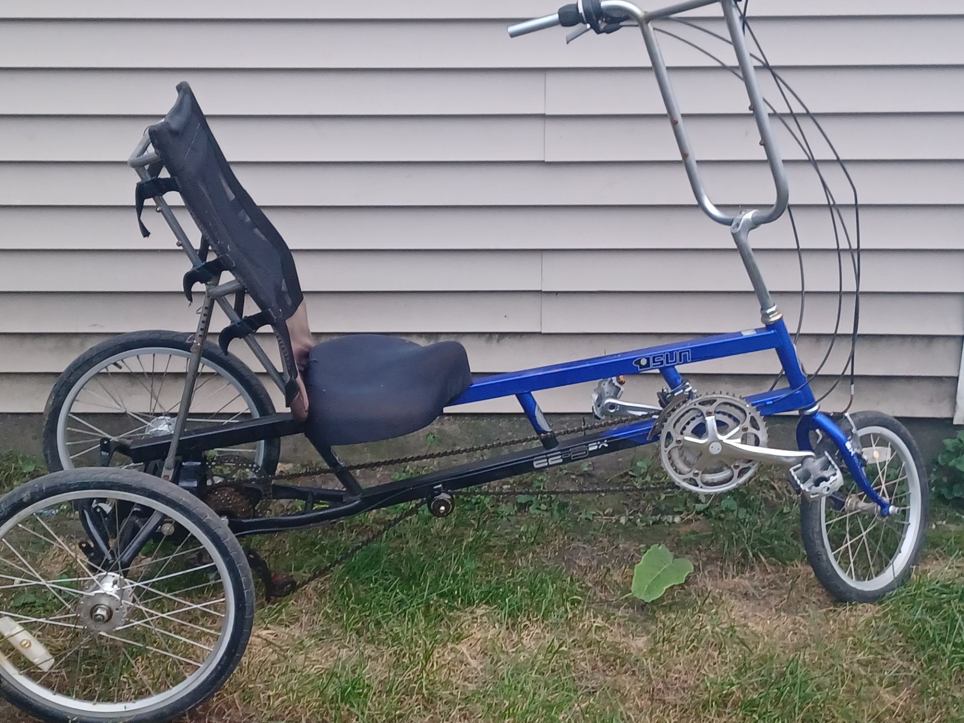 Recumbent trike bike complete solid. Needs a tune up - photo 2