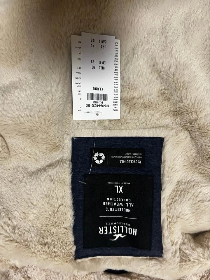 XL Hollister jacket NEW with tags - photo 3