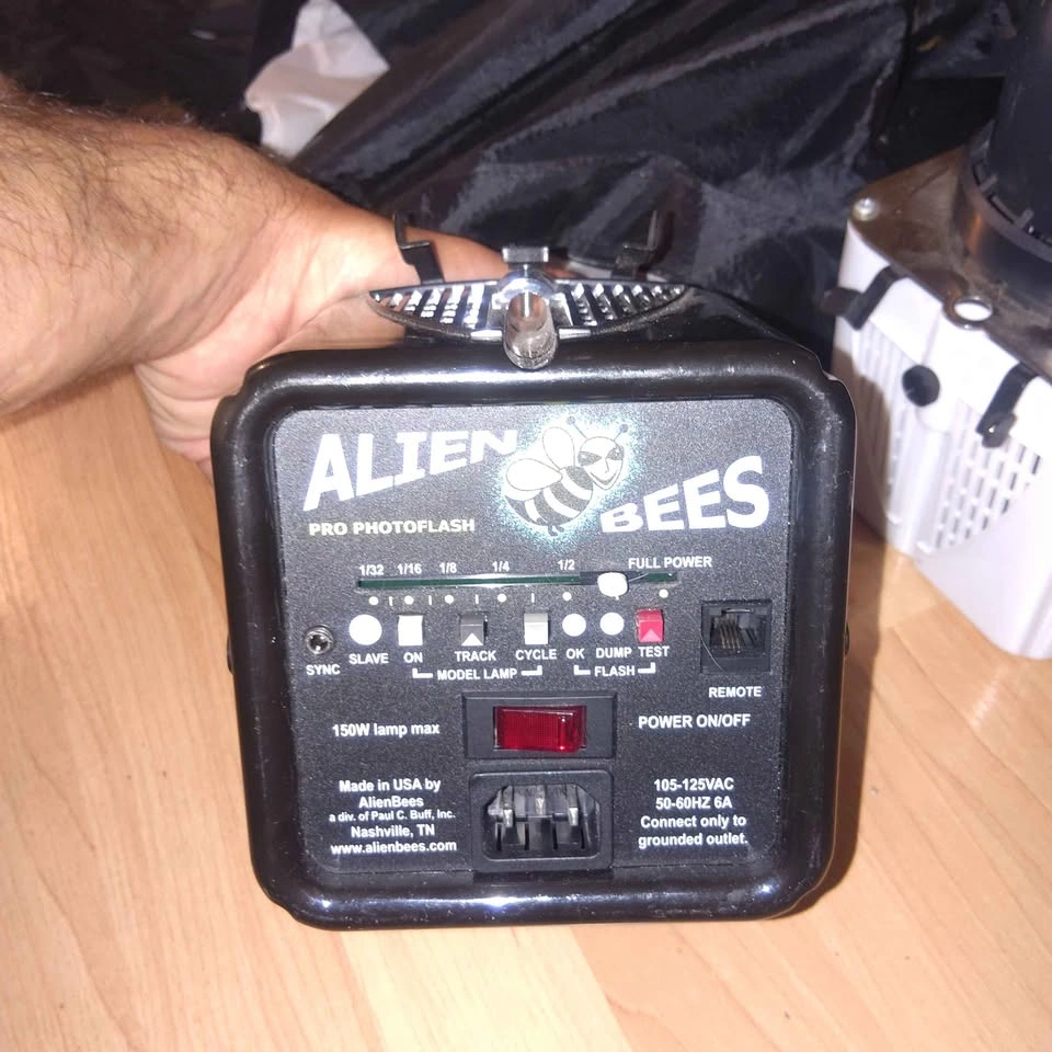 Paul C Buff photography strobe flashes 160W Alien Bees - photo 2