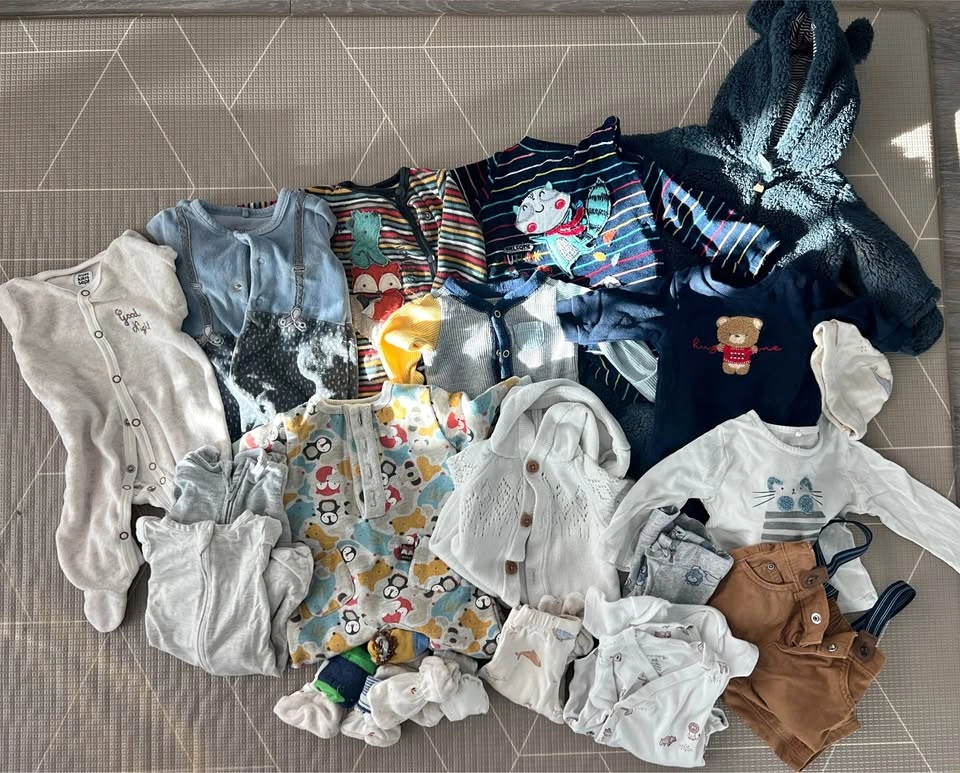 Baby Clothing Bundle – Newborn / 1 Month