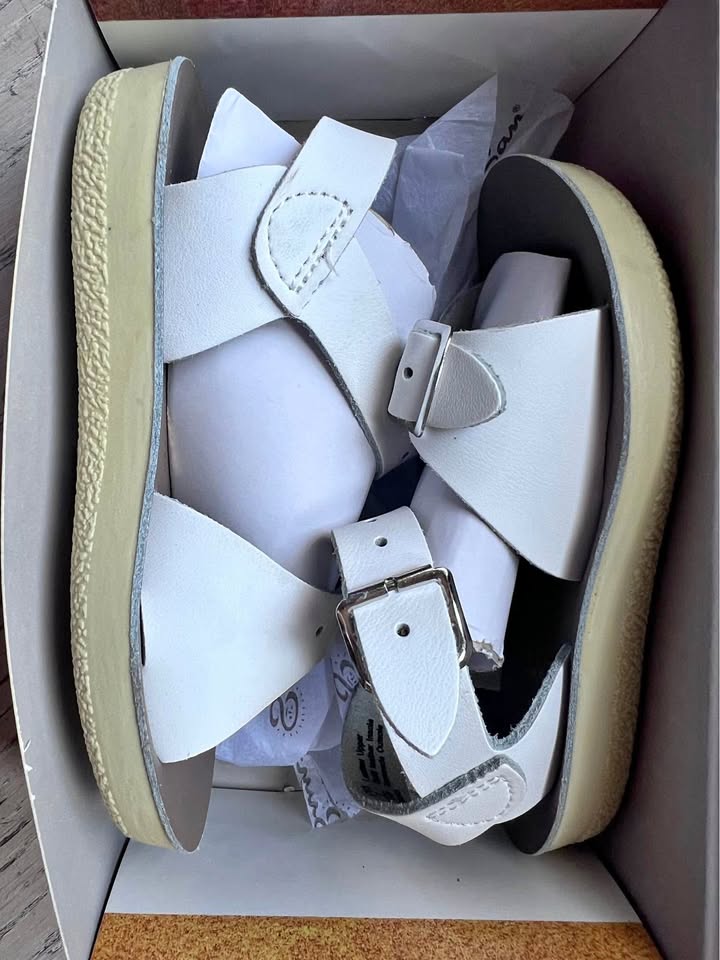 BNIB Saltwater Surfer Sandal white size C7