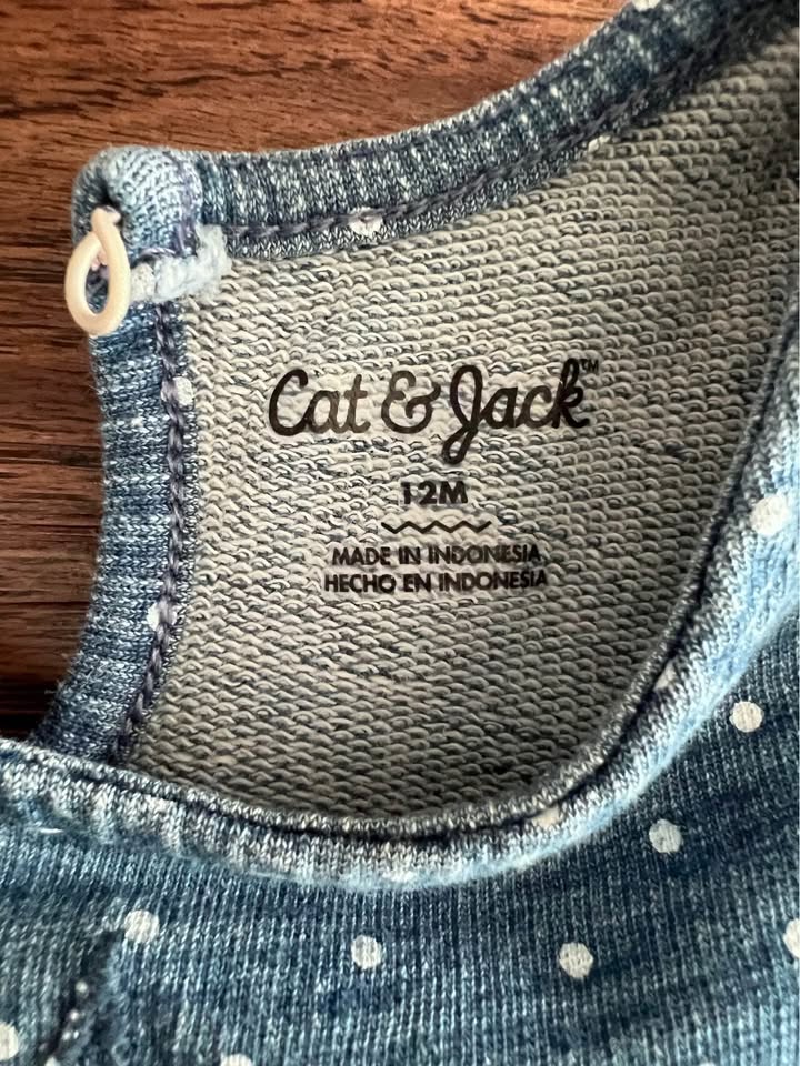 Chambray short sleeve dress size 12 months (Cat and Jack) - photo 2
