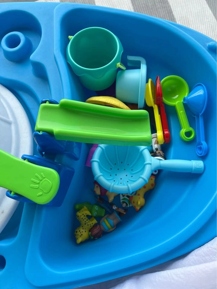 Step2 Water Table - photo 2