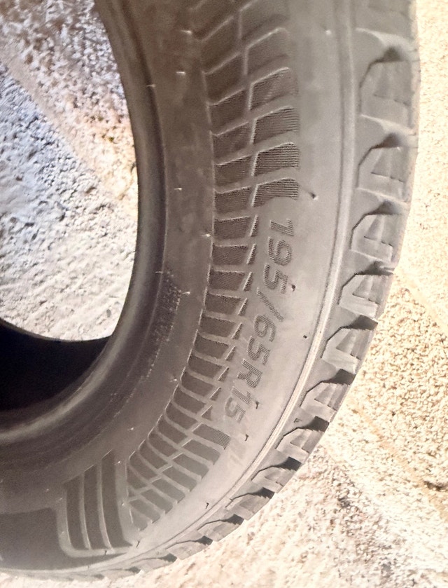 4 MotoMaster Winter Edge II Winter Tires 195/65R15 – Like New - photo 2