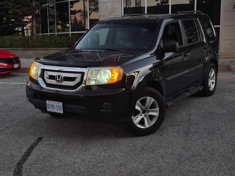 2010 Honda Pilot with Digital Dash and Reverse Camera