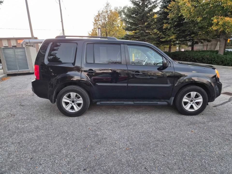 2010 Honda Pilot with Digital Dash and Reverse Camera - photo 2