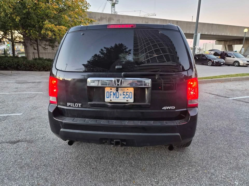 2010 Honda Pilot with Digital Dash and Reverse Camera - photo 4