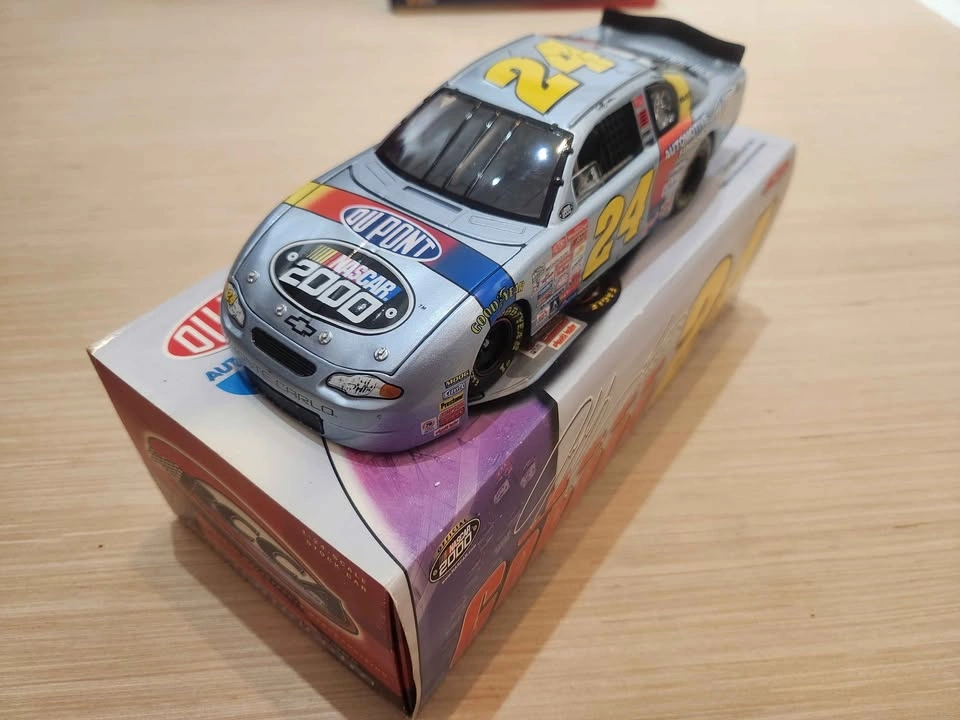 Jeff Gordon Diecast 1/24 - photo 3