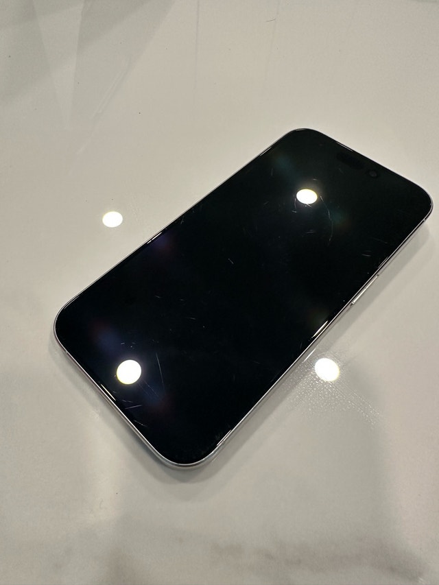 iPhone 15 Pro 128GB - Silver - Good Condition - photo 5