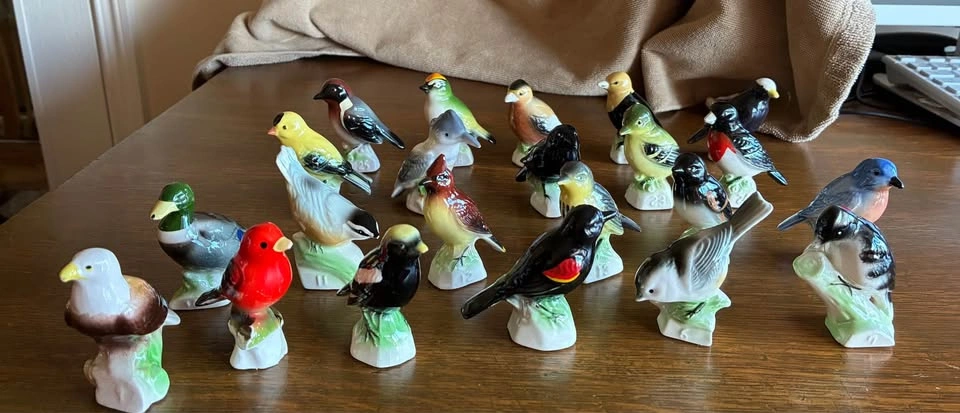 Vintage 1960s Tender Leaf Tea Bird Figurines - Lot Of 25