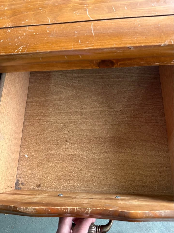 Solid Wood 7-Drawer Dresser – Great Condition - photo 3