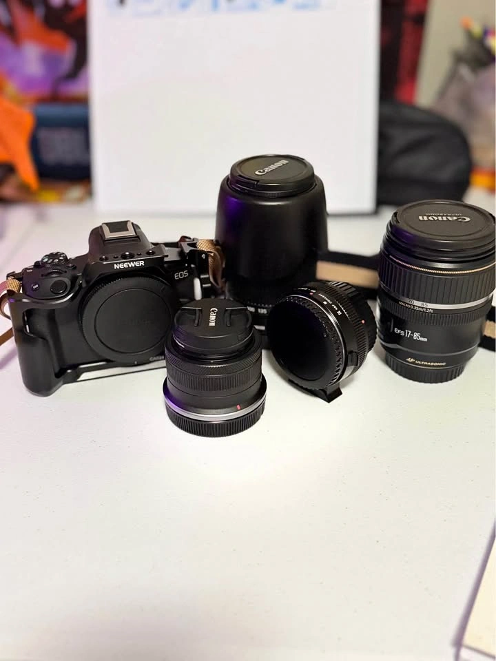 Canon EOS R50 Bundle
