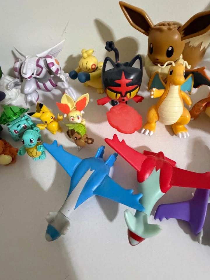 Lot of Pokemon Figures - photo 3