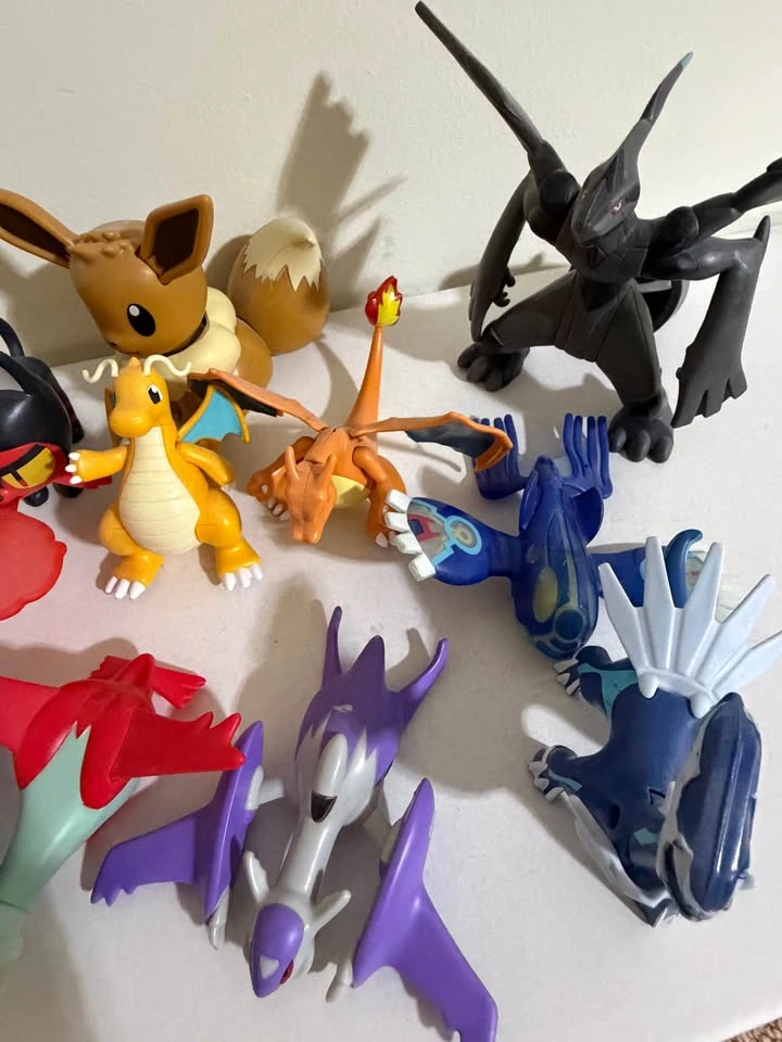 Lot of Pokemon Figures - photo 4
