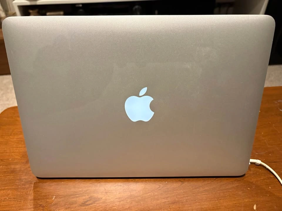 Early 2015 MacBook Pro Retina, with original charger + new batte - photo 2