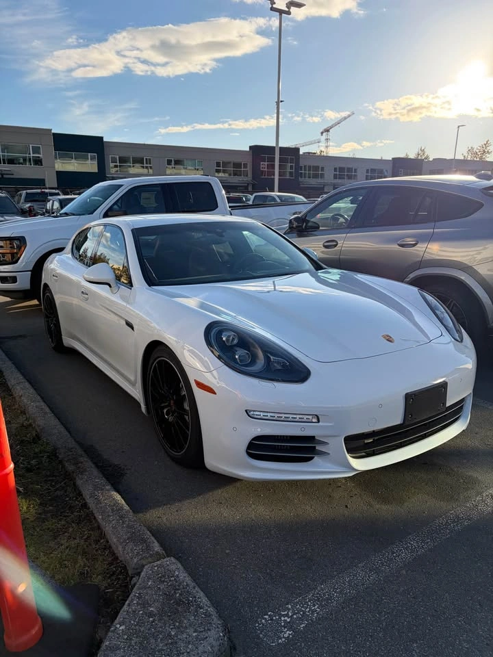 2015 Porsche Panamera - photo 2