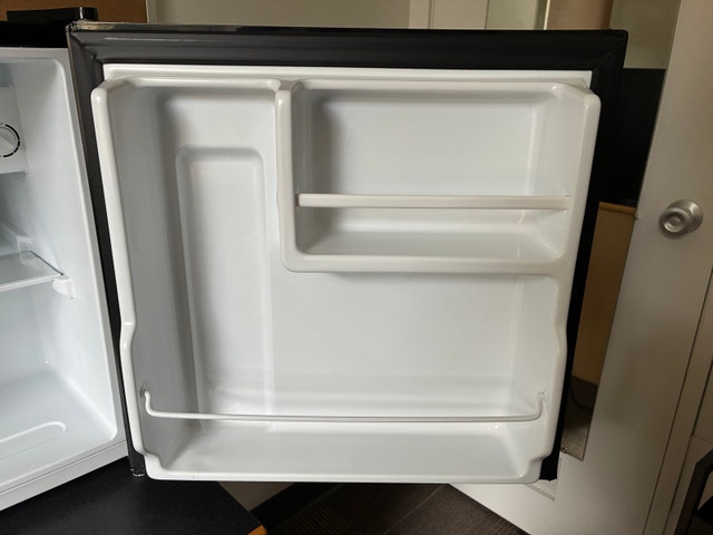 Insignia Mini Fridge - photo 4