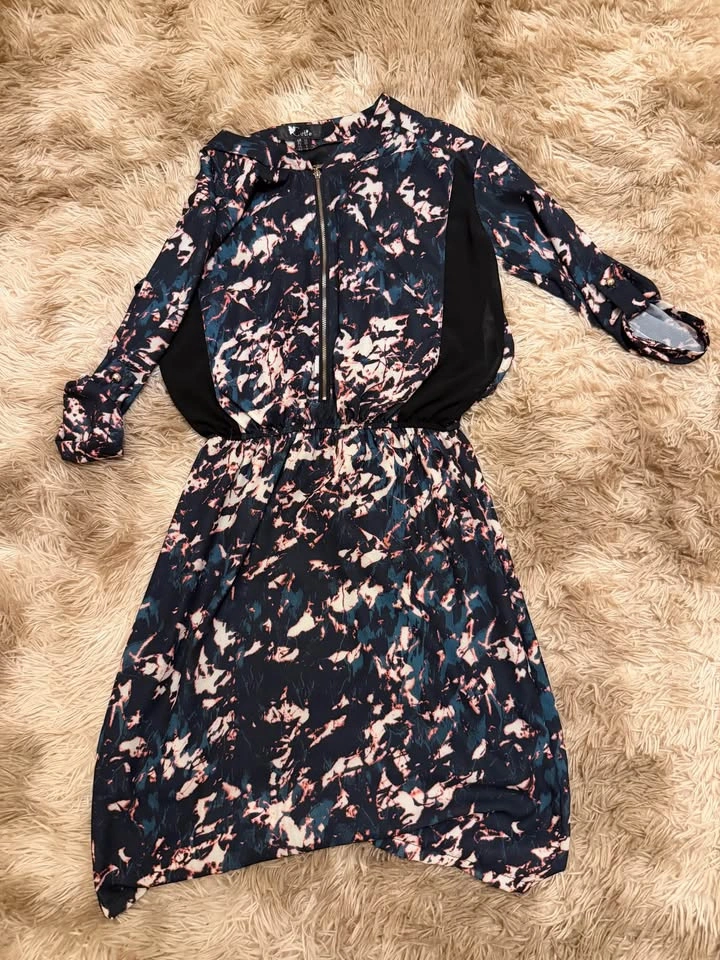 Brand New Fall Dress – Size 6 (Fits Medium) - photo 2