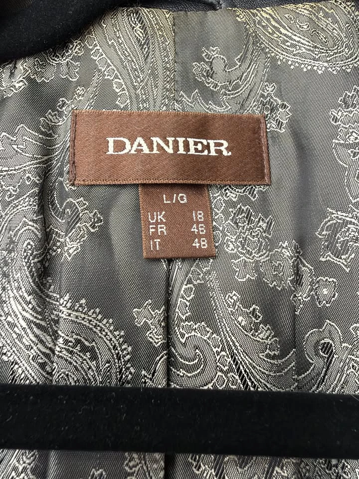 Danier Women's Black Leather Button-Front Jacket - Size L - photo 4