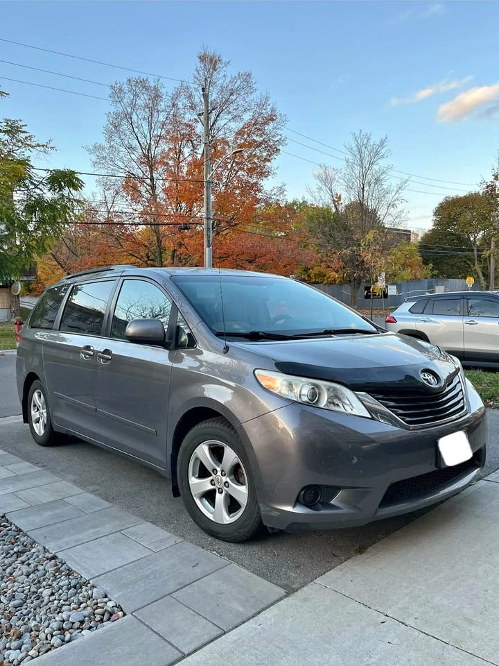 2012 Toyota Sienna