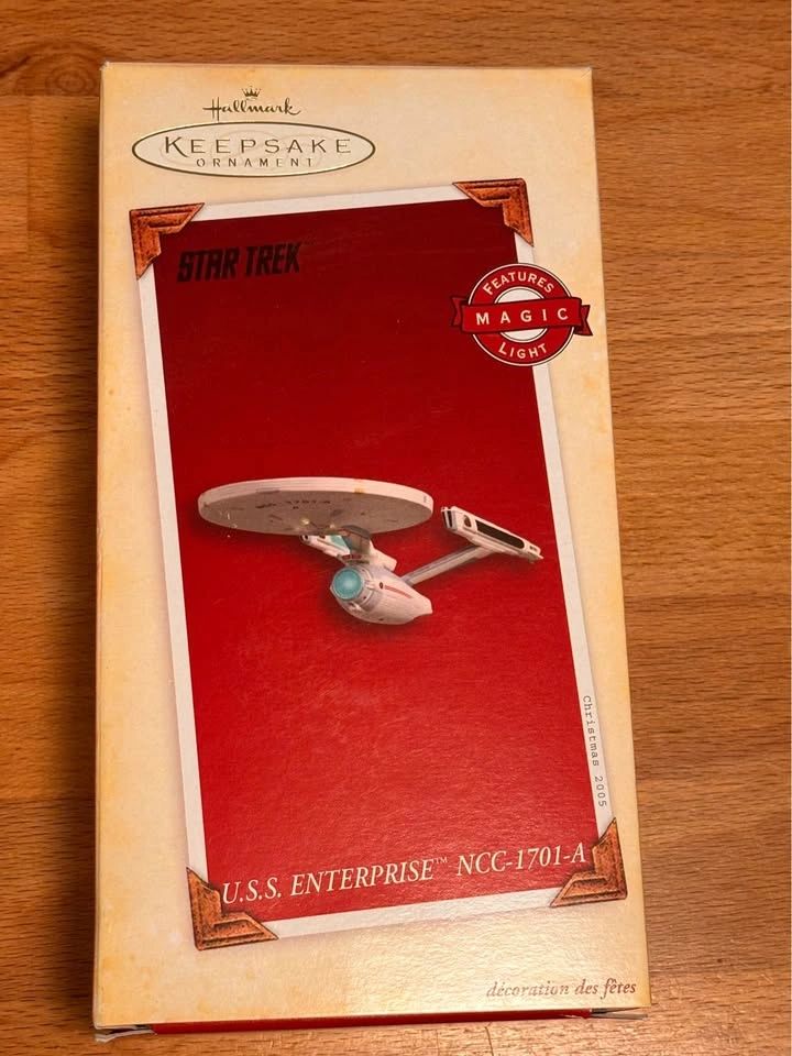 2005 Hallmark Keepsake Star Trek U.S.S. Enterprise Ornament - photo 5
