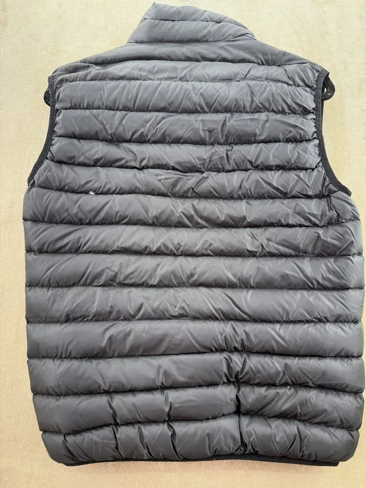 Joe Fresh Unisex Puffer Vest - Black - Size Men's Small - photo 4