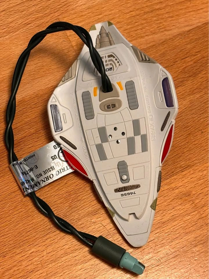 2002 Hallmark Star Trek Voyager Delta Flyer Ornament - photo 3