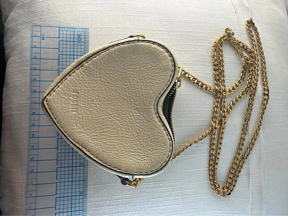 Fossil Heart Micro Crossbody Bag / Coin Pouch – Leather, Bone Wh