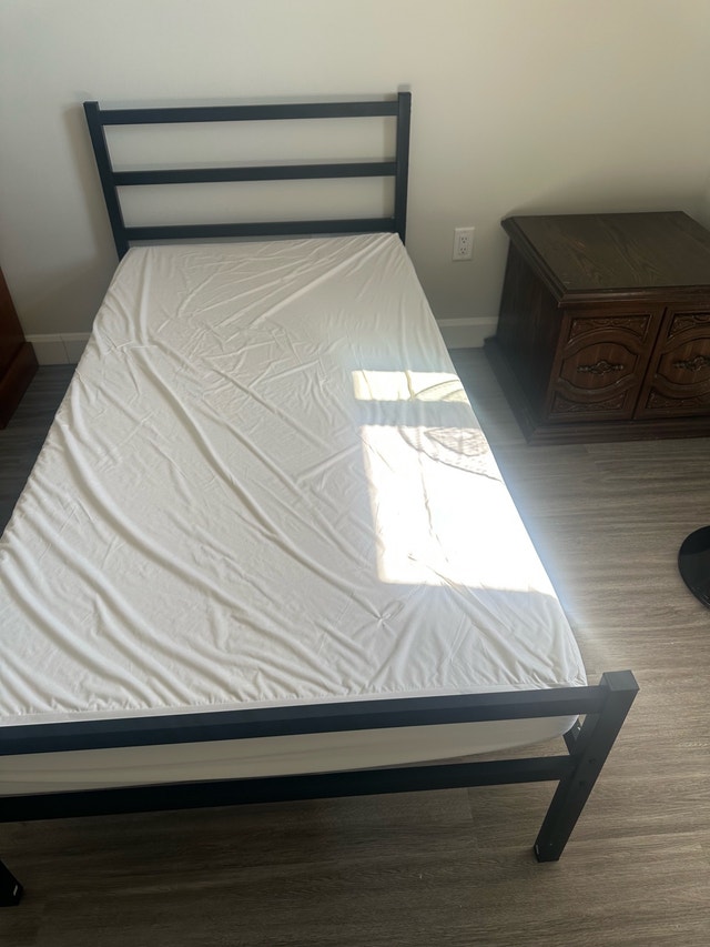 Twin Bedroom Set with Nightstand and Fan - photo 2