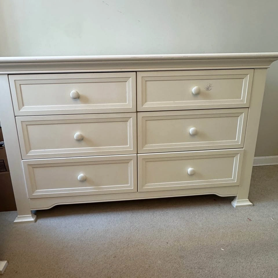 Baby Cache Solid Wood 6-Drawer Dresser / Changing Table - photo 4
