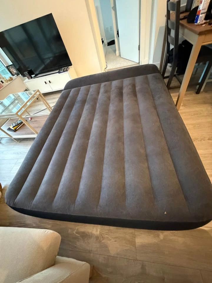 Intex Queen Size Raised Air Mattress with Built-in Pump - photo 2