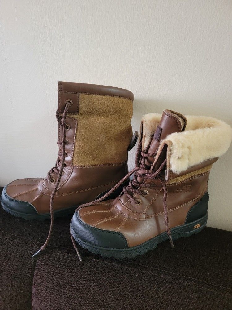 UGGS boots .. Excellent Condition
