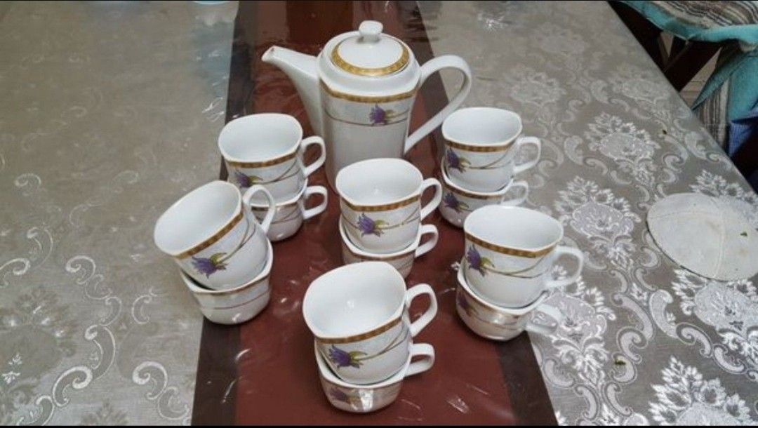 Teapot With 12 Cups