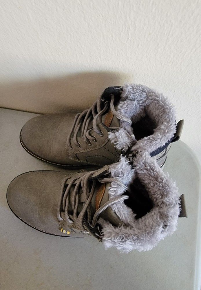 Boy Or Girl Fur Boots Waterproof Size 2.5 Not Used - photo 3
