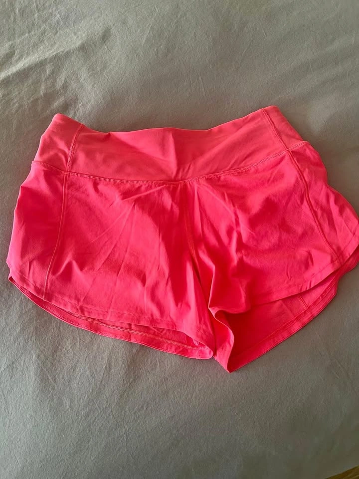 Lululemon Speed Up shorts – Size 4
