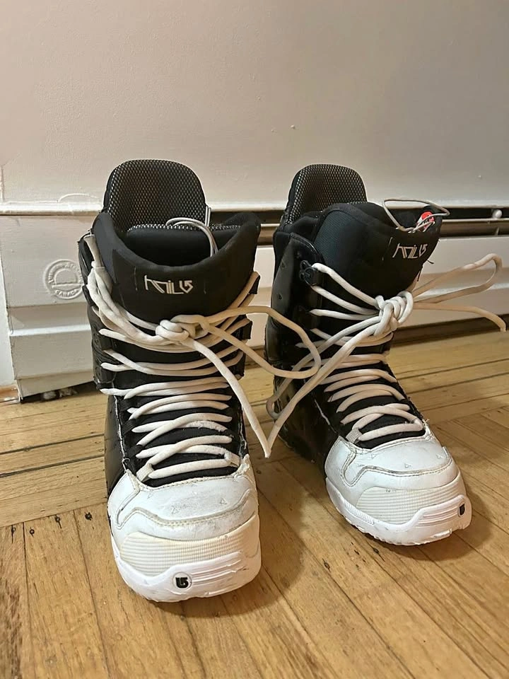 Burton Men's Hail Flex 2 Snowboard Boots - Size 8.5